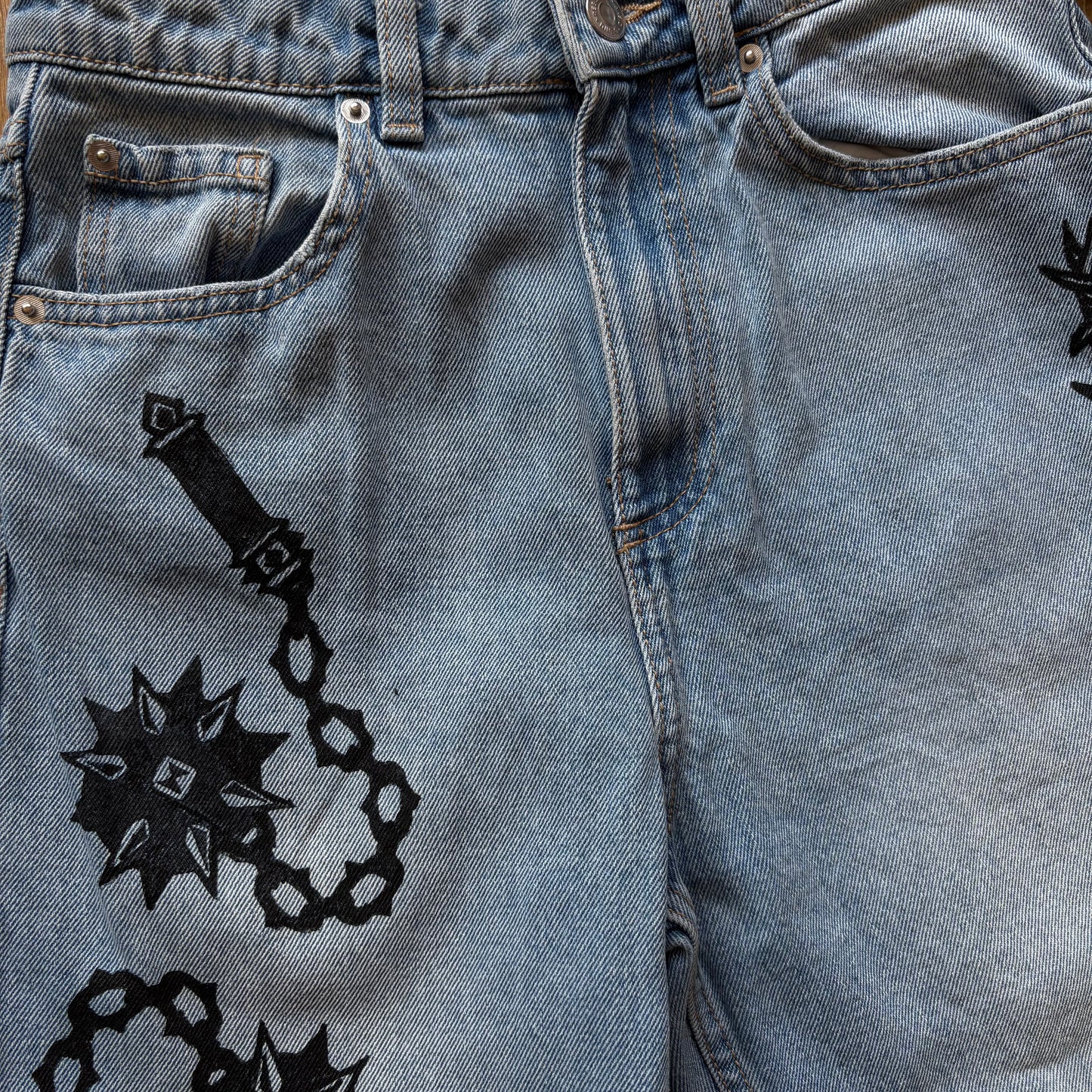 Flail Hand-Printed Blue Mom Jeans – XS