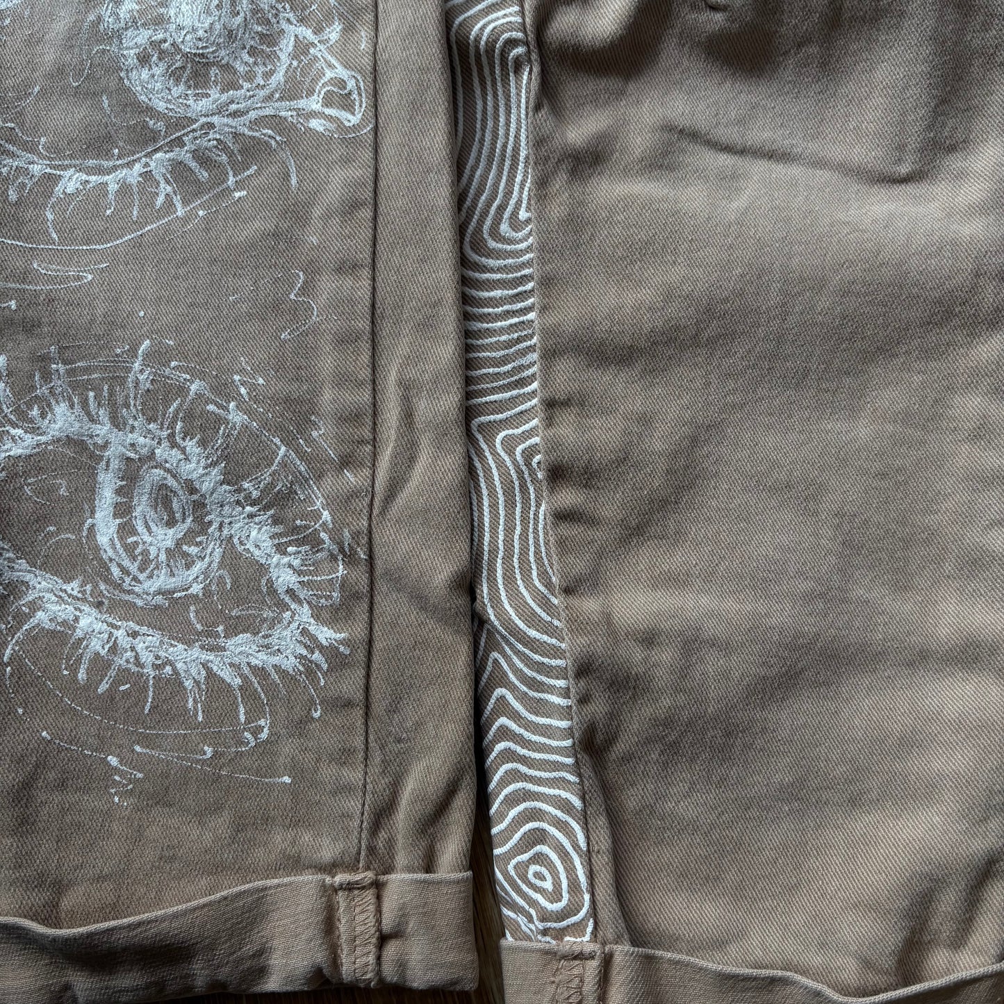 Eye Hand-Painted Beige Jeans – XS