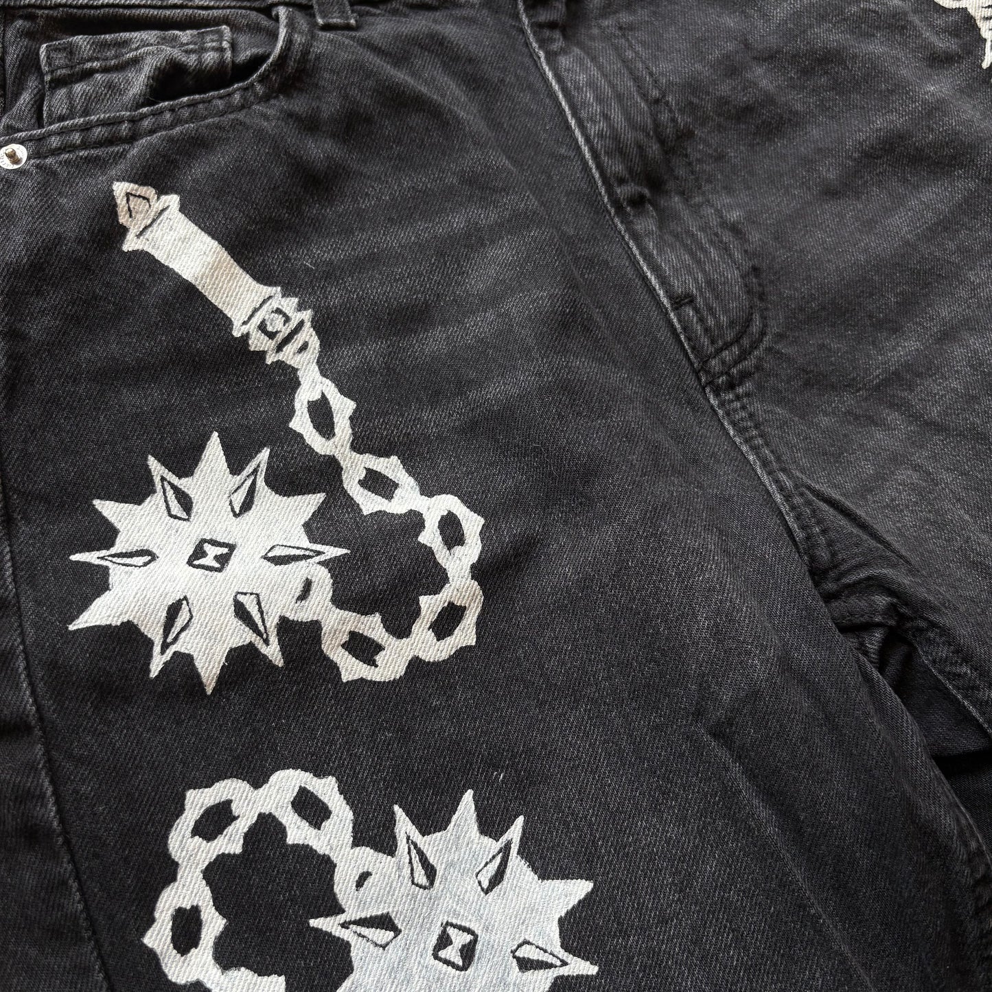 Flail Hand-Printed Black Mom Jeans – M