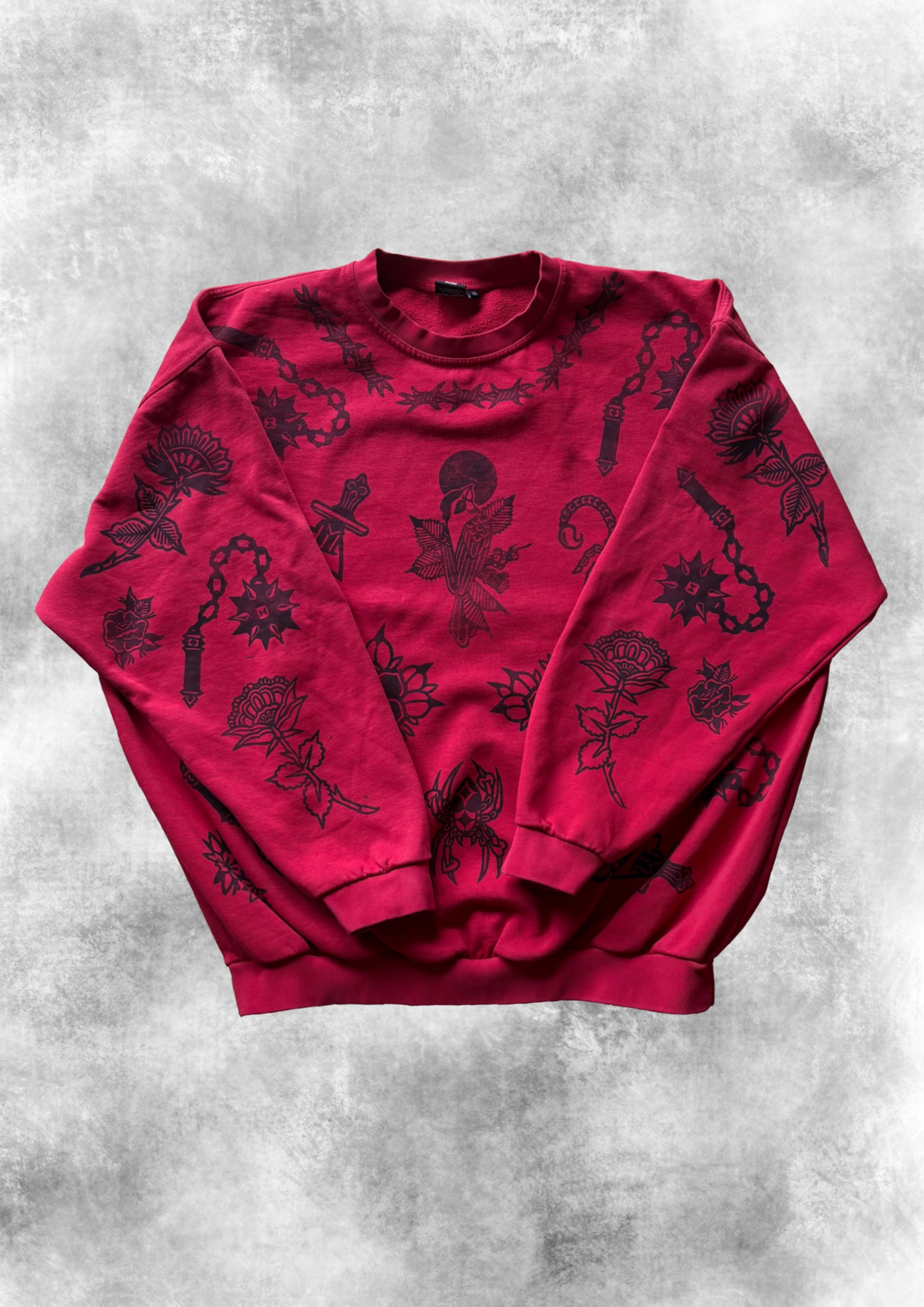 RED ALLPRINT SWEATSHIRT